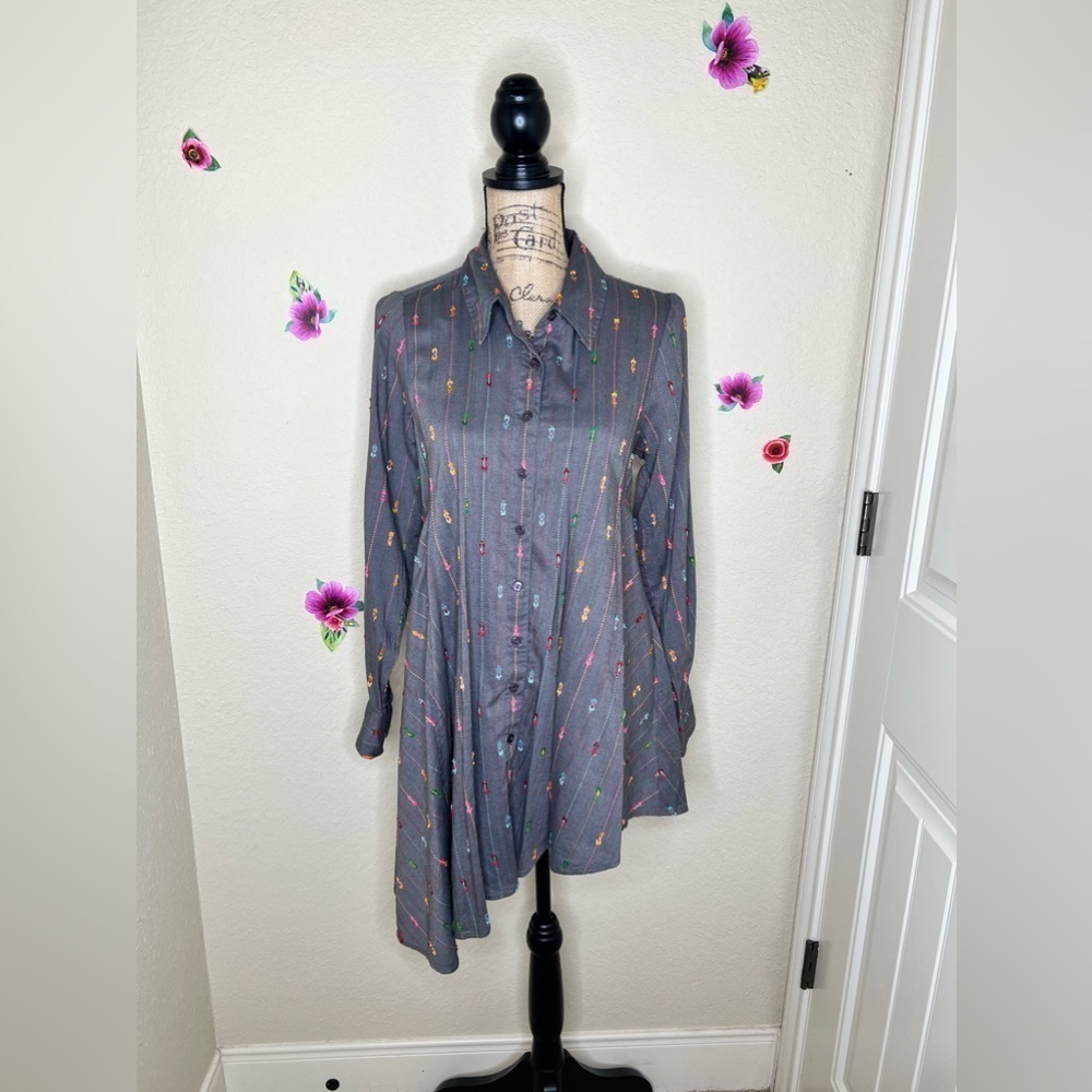 Ivy Jane Textured Asymmetrical Button Front Tunic Top - Picture 3 of 14